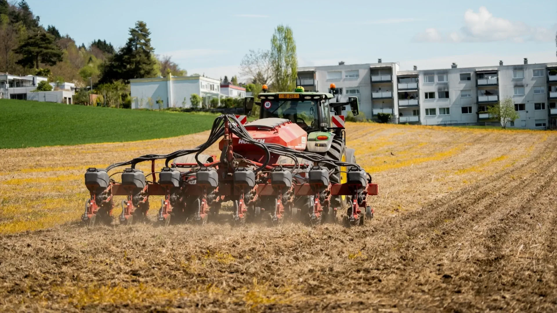 Horsch Maestro Einzelkornsämaschine bei der Maissaat, von hinten gesehen